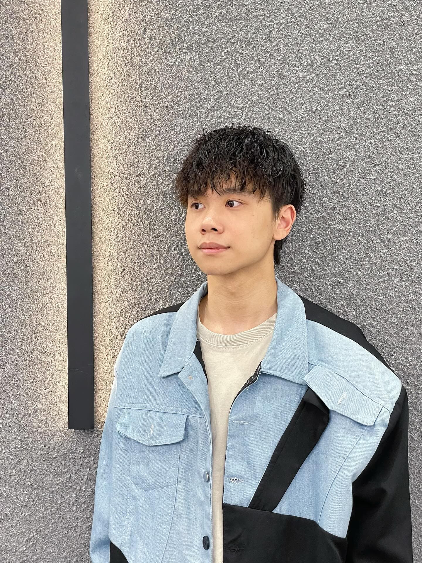 黑色中髮韓系髮型