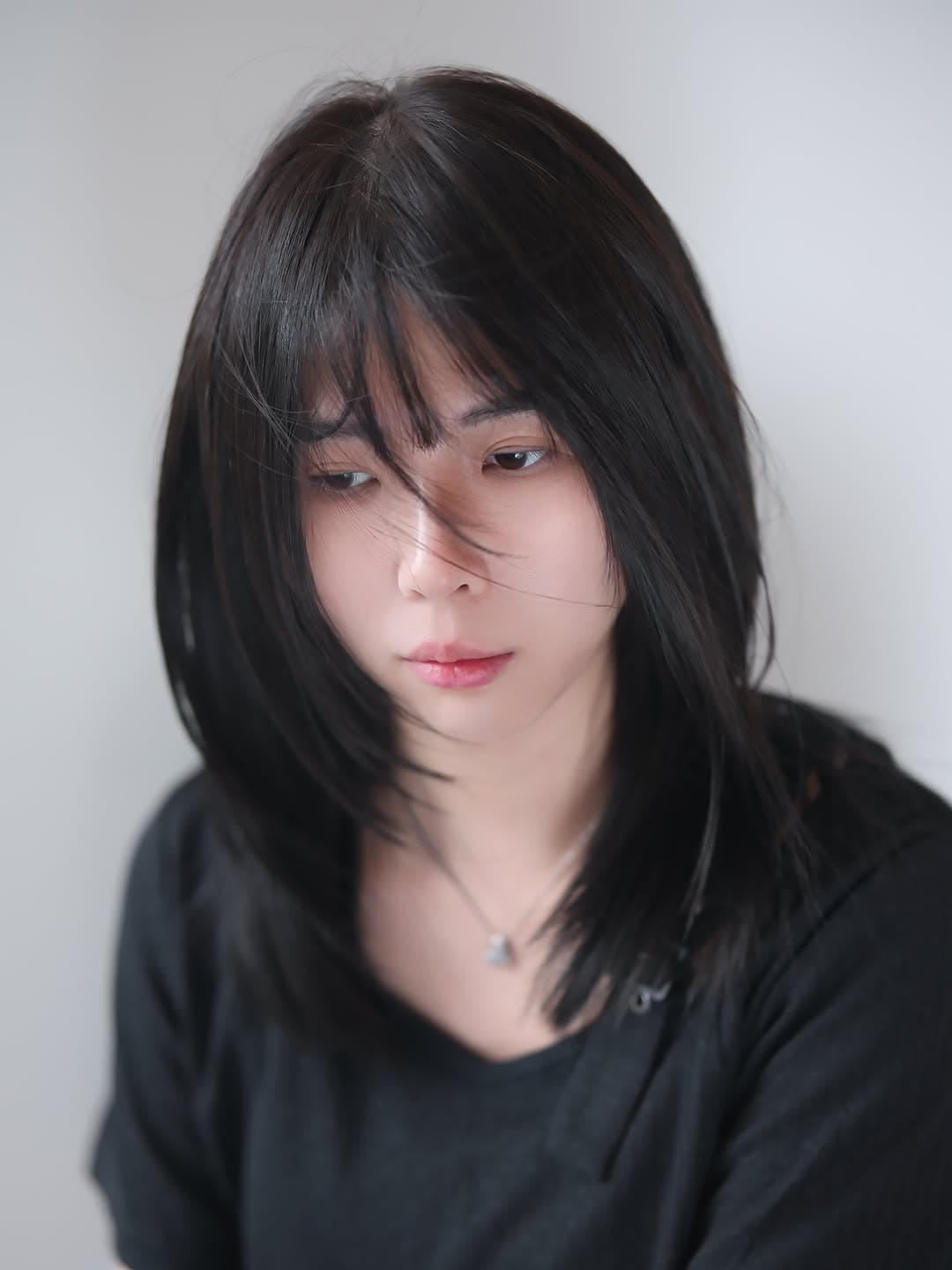 霧感黑茶棕層次中長髮
